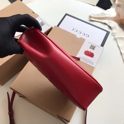 グッチ ラージショルダーバッグ