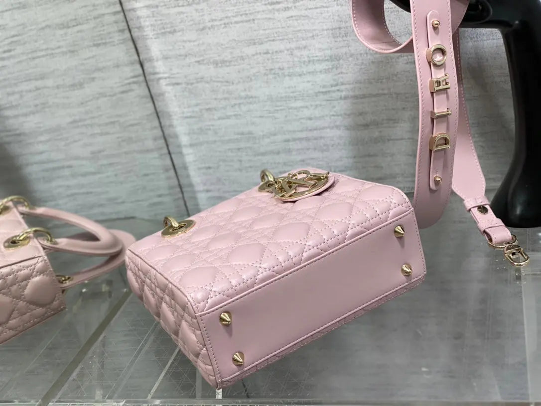 クリスチャン・ディオールのスモール レディ ディオール バッグ