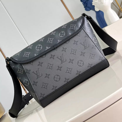 パルス メッセンジャーバッグ モノグラム エクリプス キャンバス M12681 – LW426