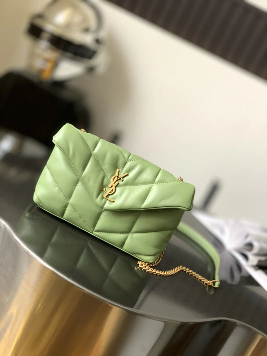 ジャージー素材のパファートイバッグ