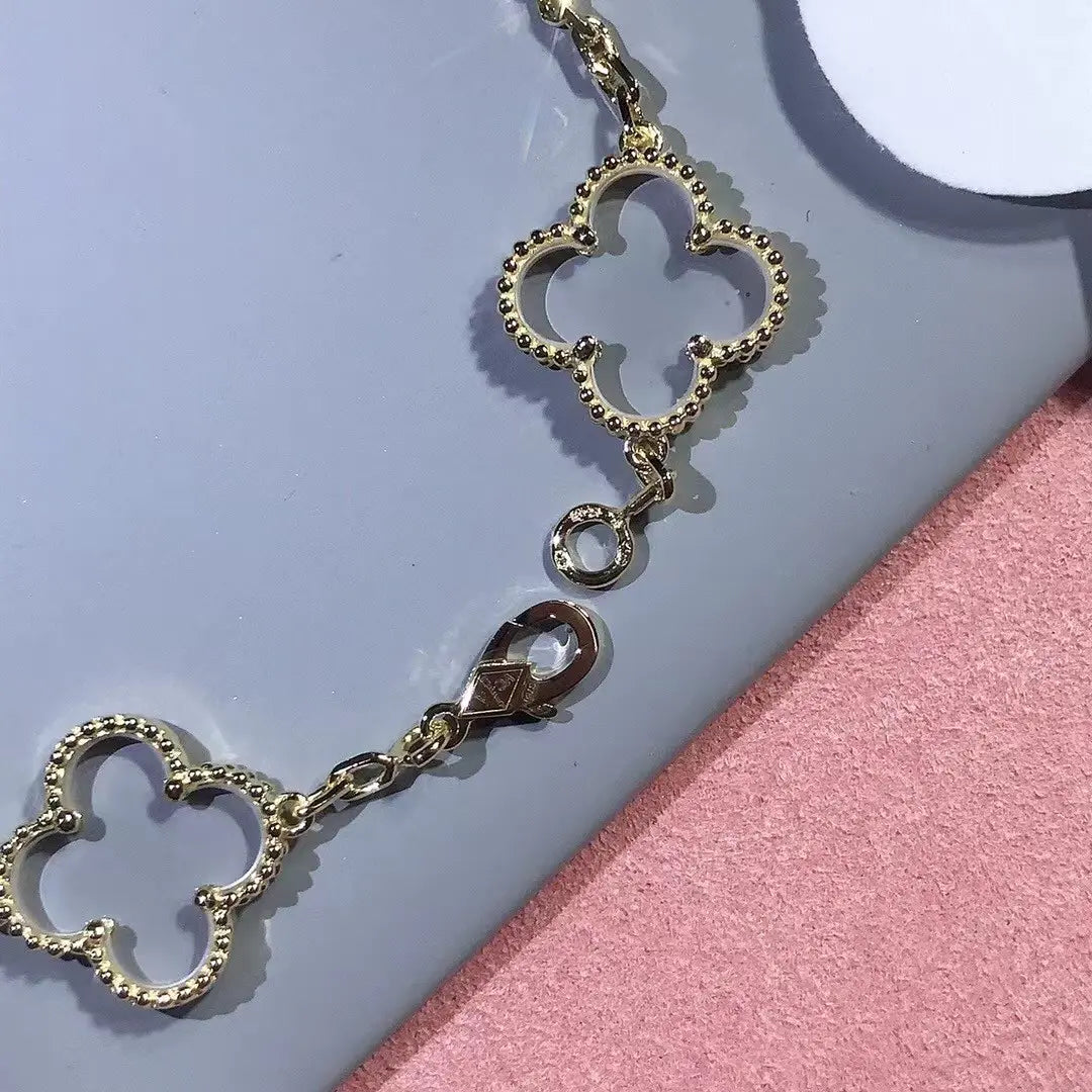 ヴァン クリーフ＆アーペルの四つ葉のクローバー クリスタル ブレスレット