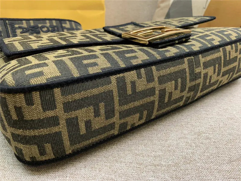 フェンディ バゲット ジャカード FF ラージ ブラウン/ブラック バッグ