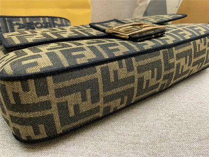 フェンディ バゲット ジャカード FF ラージ ブラウン/ブラック バッグ