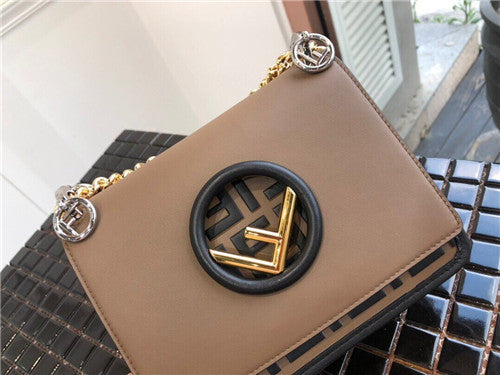 フェンディ カンイフ ショルダーバッグ