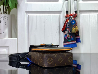 ルイ・ヴィトン Sロック バーティカル ウェアラブルウォレット – LVB057