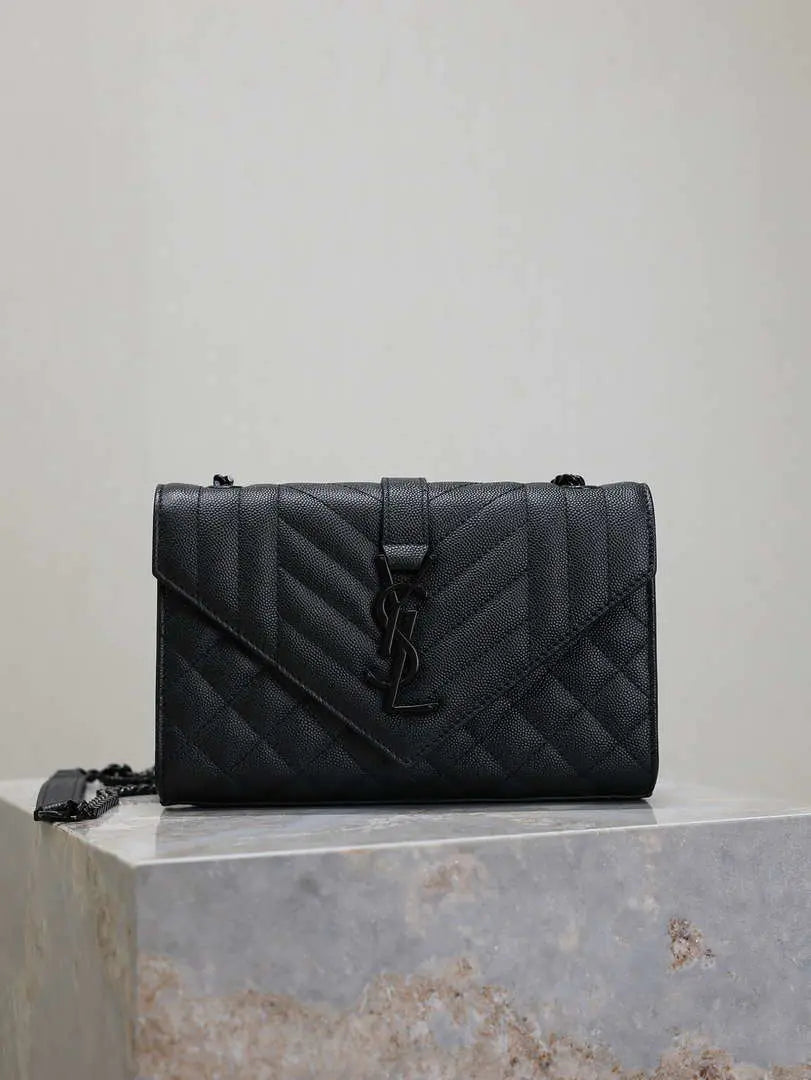 YSL 620280 エンベロープチェーンウォレット ミックスマトラッセ グレイン・ド・プードル エンボスレザー ブラック ブラックハードワード