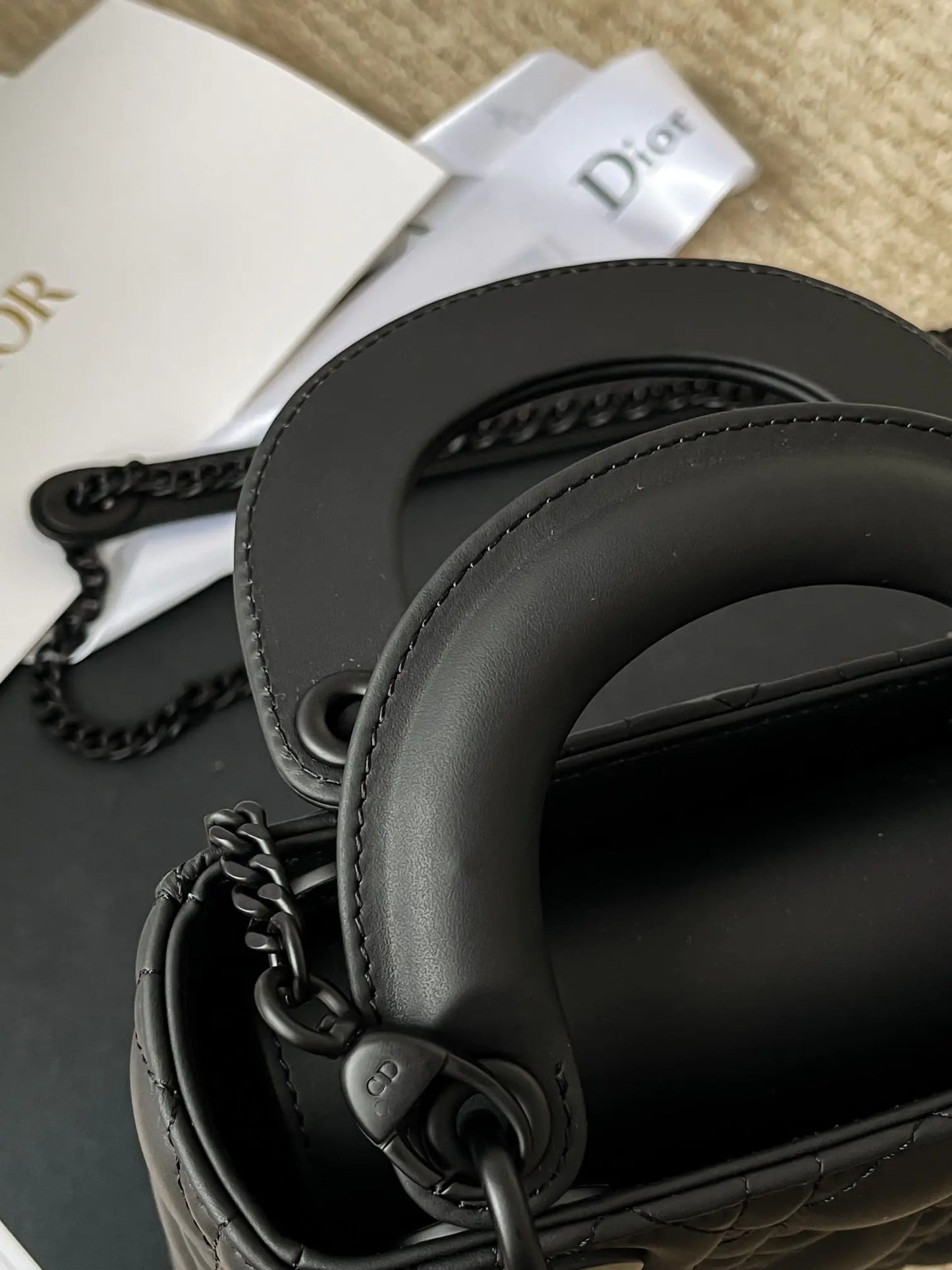 クリスチャン・ディオール ミディアム レディ ディオール バッグ