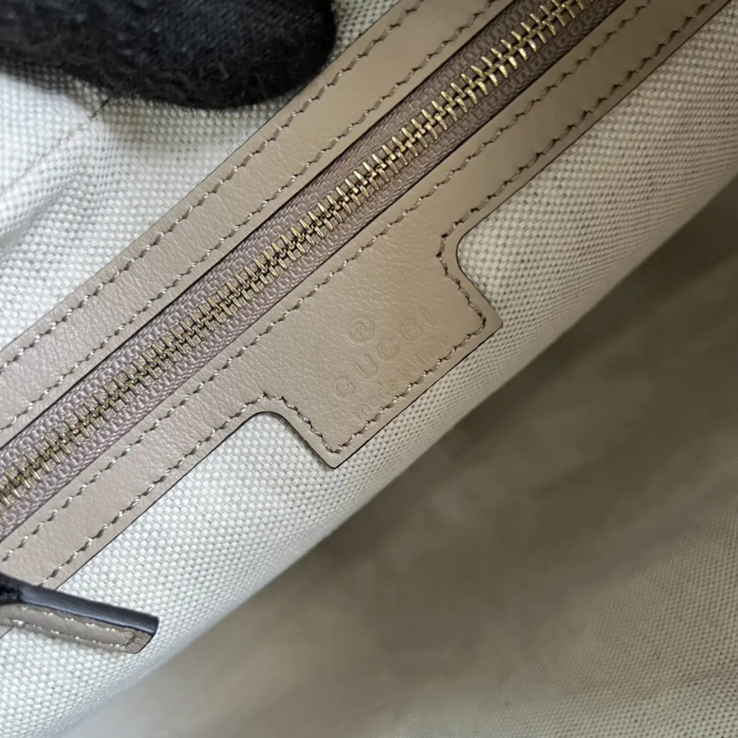 グッチ アタッシュ ラージ ショルダーバッグ