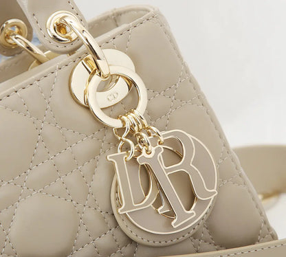 レディディオール