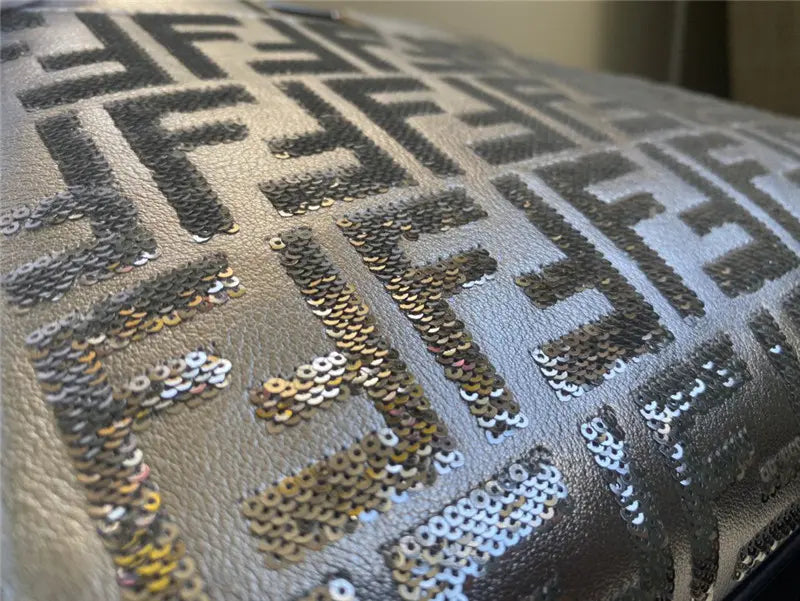 フェンディ ピーカブー ミニ シルバー ショルダーバッグ