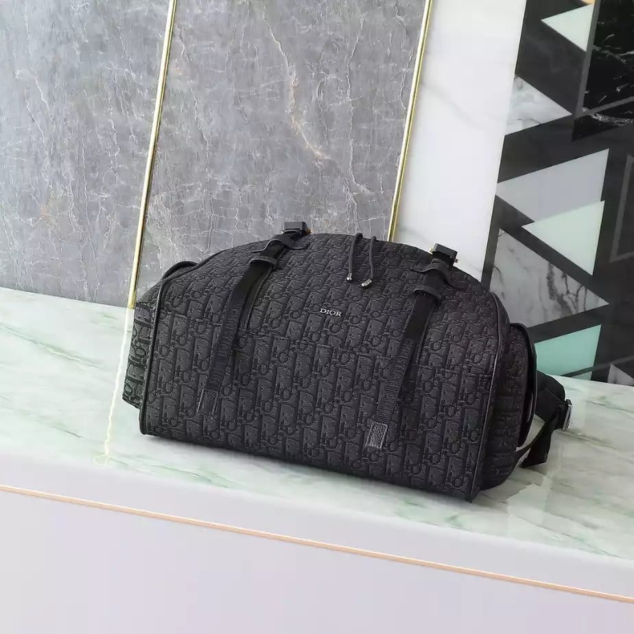 ディオール ヒット・ザ・ロード フラップ付きバックパック – DIO052