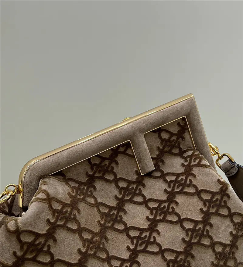 フェンディのファーストバッグ