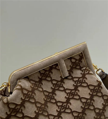 フェンディのファーストバッグ