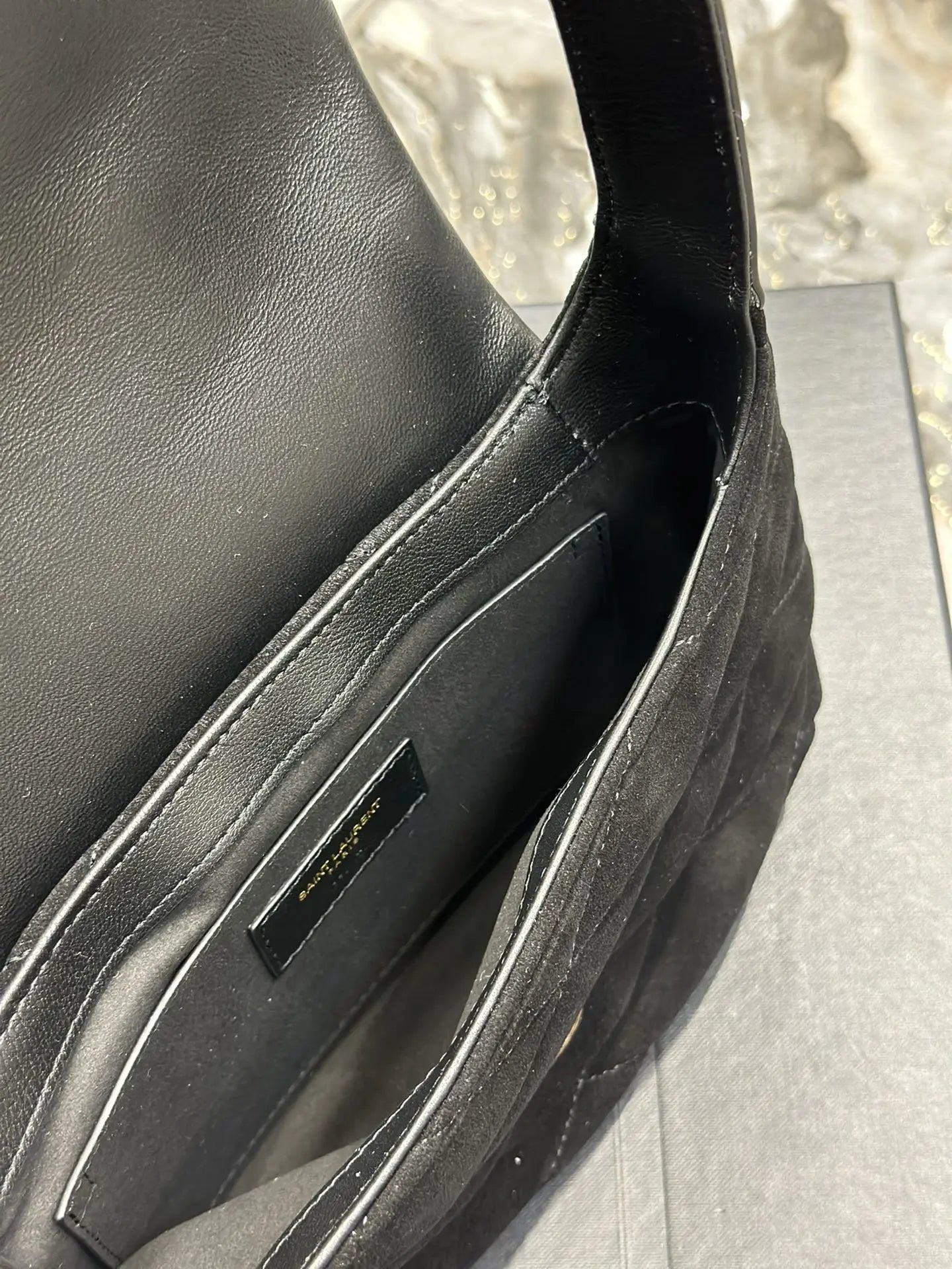 LE 57 ホーボーバッグ（キルティングラッカーキャンバスとレザー）