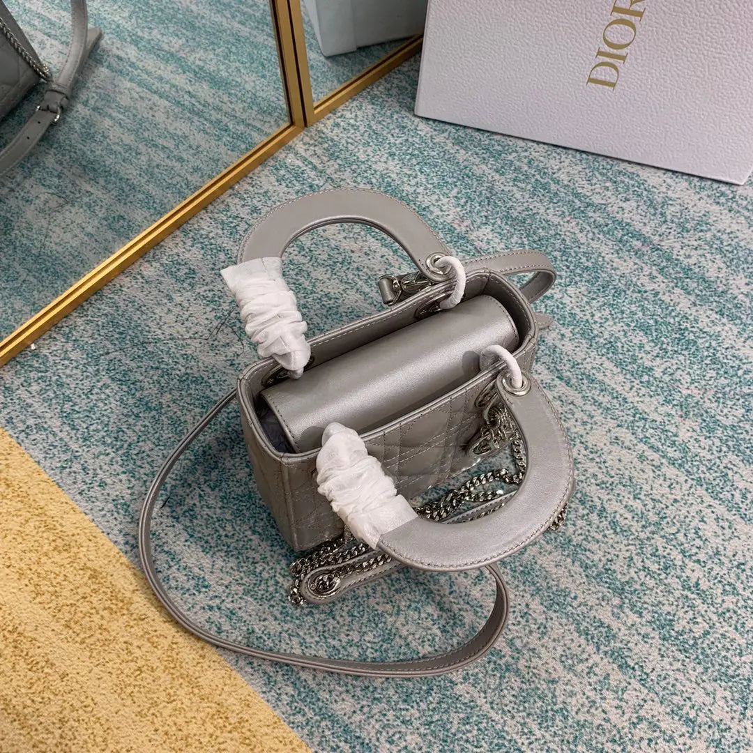 クリスチャン・ディオール ミニ レディ ディオール バッグ
