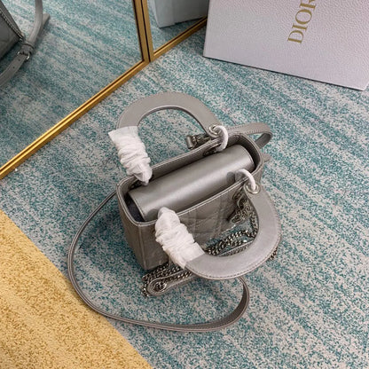 クリスチャン・ディオール ミニ レディ ディオール バッグ