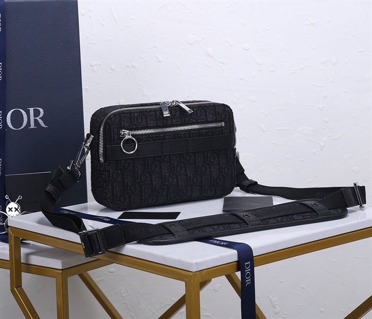 ディオール オブリーク サファリ メッセンジャー – DIO038