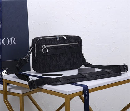 ディオール オブリーク サファリ メッセンジャー – DIO038