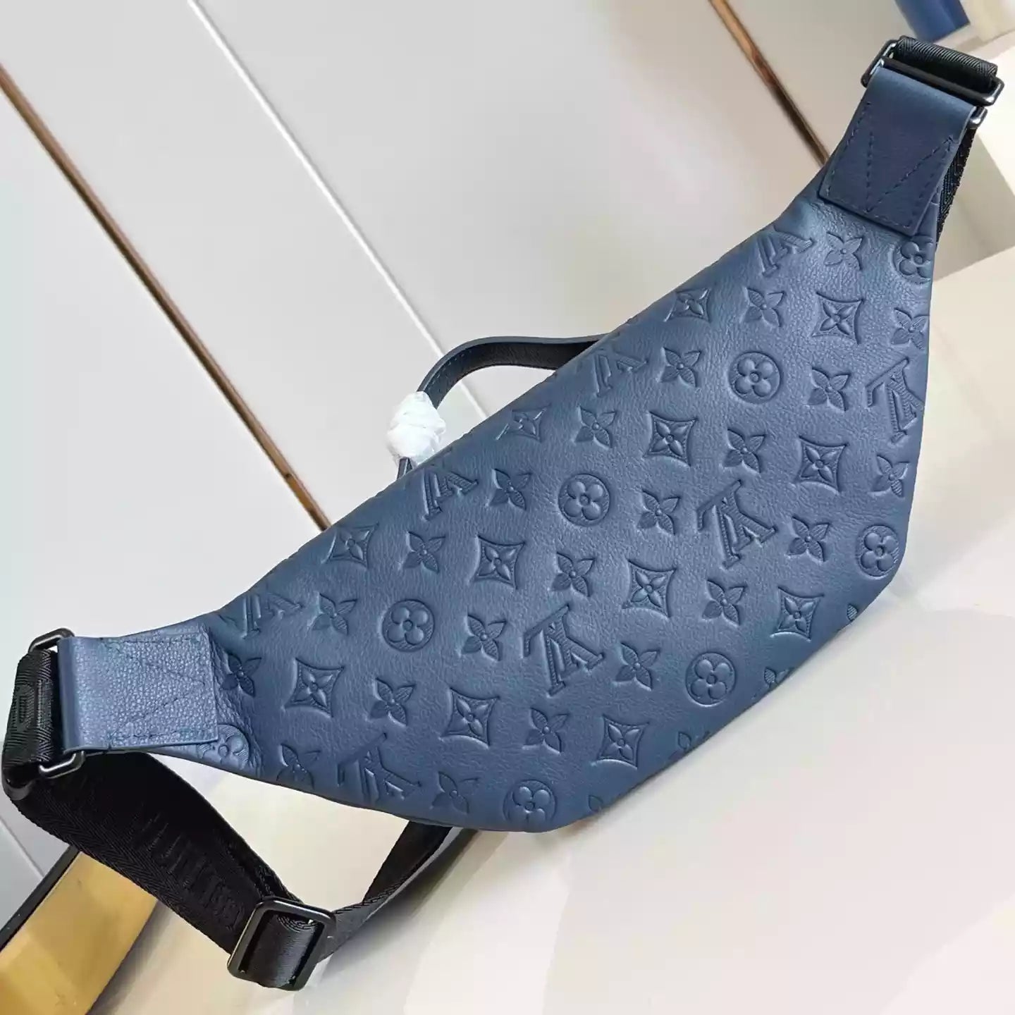 ラッシュ バムバッグ ネイビーブルー モノグラム シャドウ – LW304