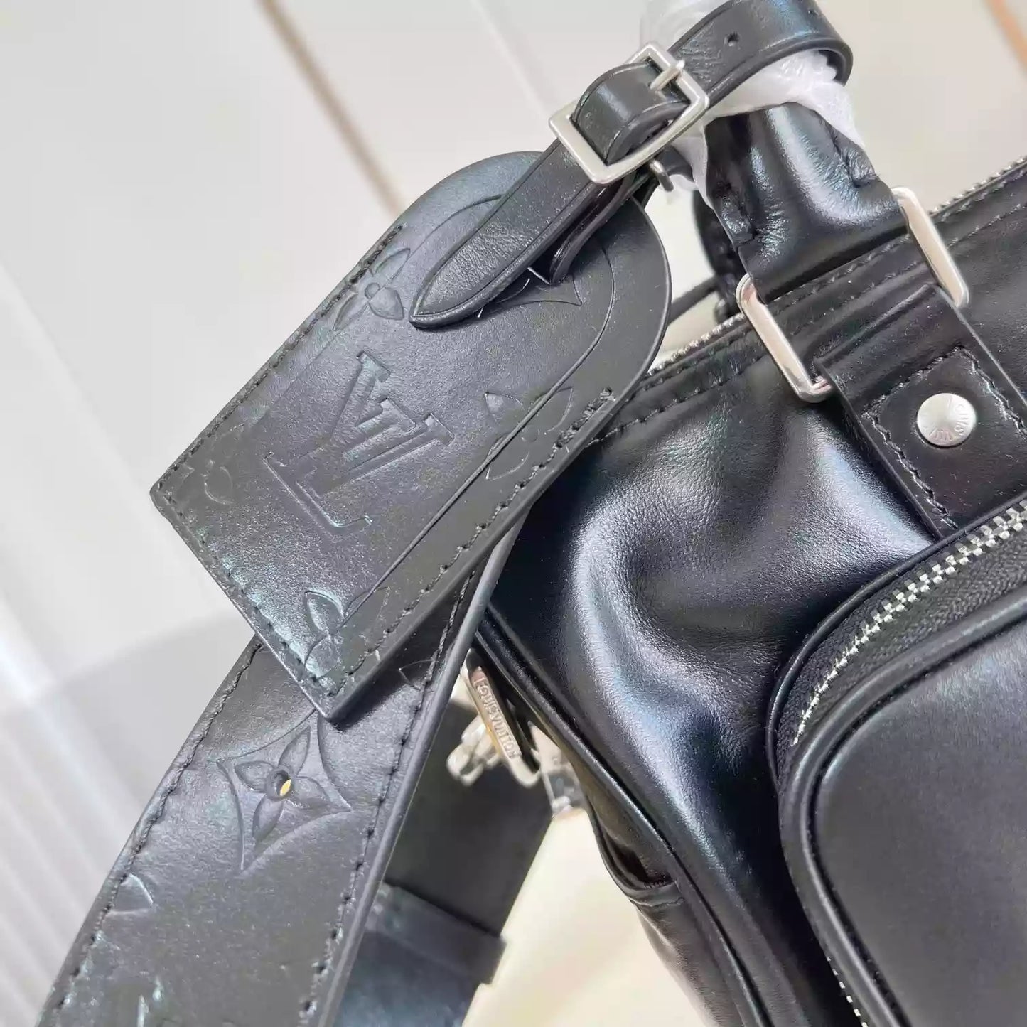 キーポル カーゴ バンドリエール 25 バッグ ブラック レザー M13988 – LW291