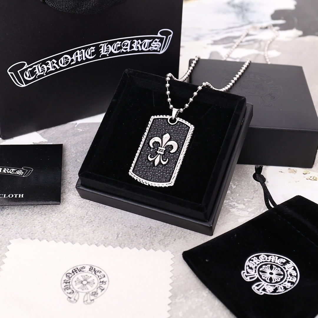 【Chrome Hearts】ネックレス、クロエ ハート ゴールド メッキ ミニ フレーム クロス ネックレス