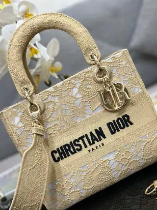 クリスチャン ディオール ミディアム レディ D ライト バッグ