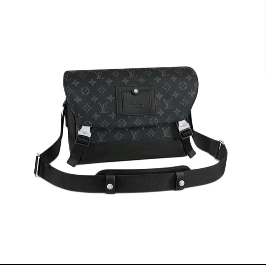 ルイ・ヴィトン 中古 ヴォヤージュ P メッセンジャーバッグ