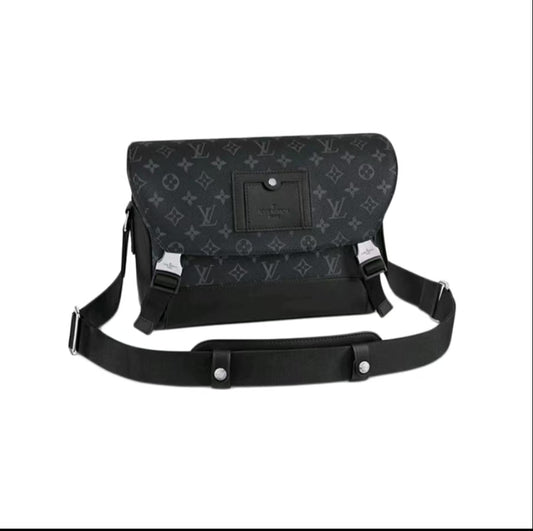 ルイ・ヴィトン 中古 ヴォヤージュ P メッセンジャーバッグ