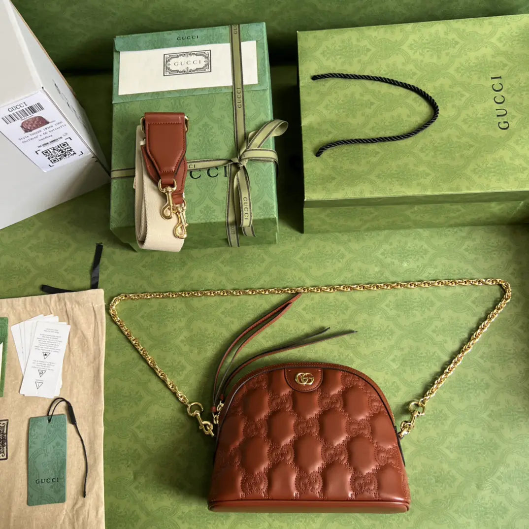 GG マトラッセ レザー スモール バッグ