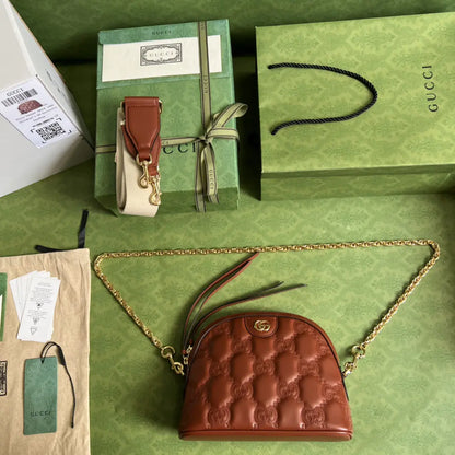 GG マトラッセ レザー スモール バッグ