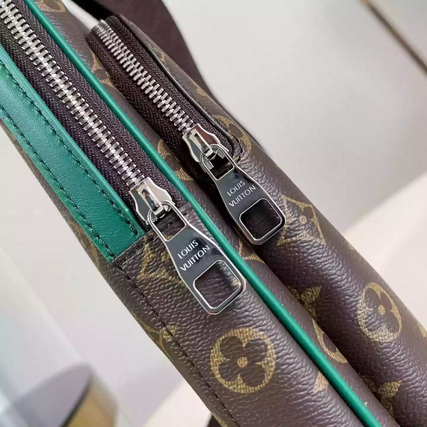 アベニュー スリングバッグ ボルネオグリーン モノグラム マカッサル M12734 – LW292