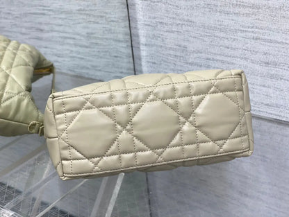 クリスチャン ディオール ミディアム トラベル ディオール ノマド ポーチバッグ