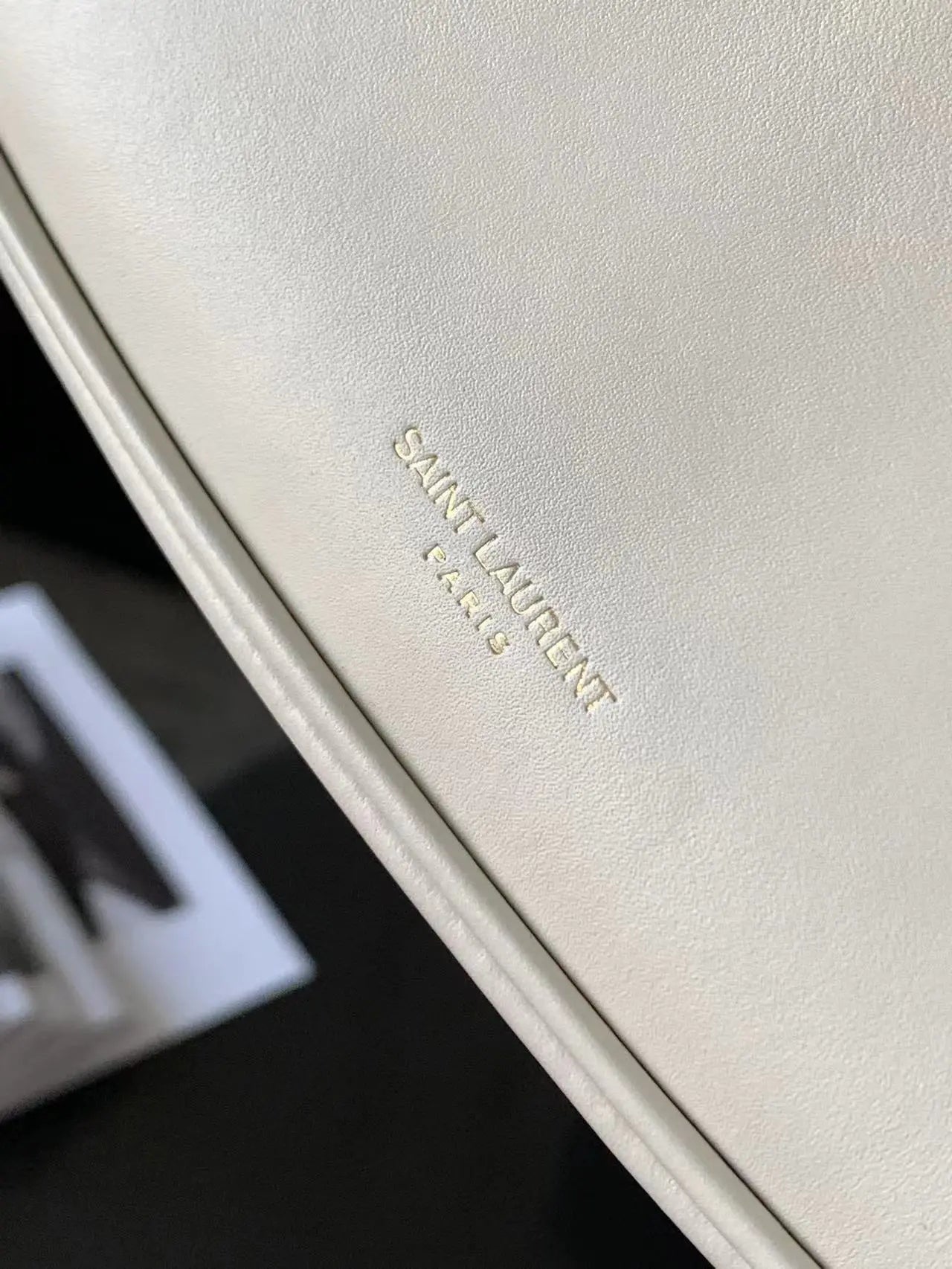 LE 5 7 ホーボーバッグ（ベジタブルタンニンレザー製）