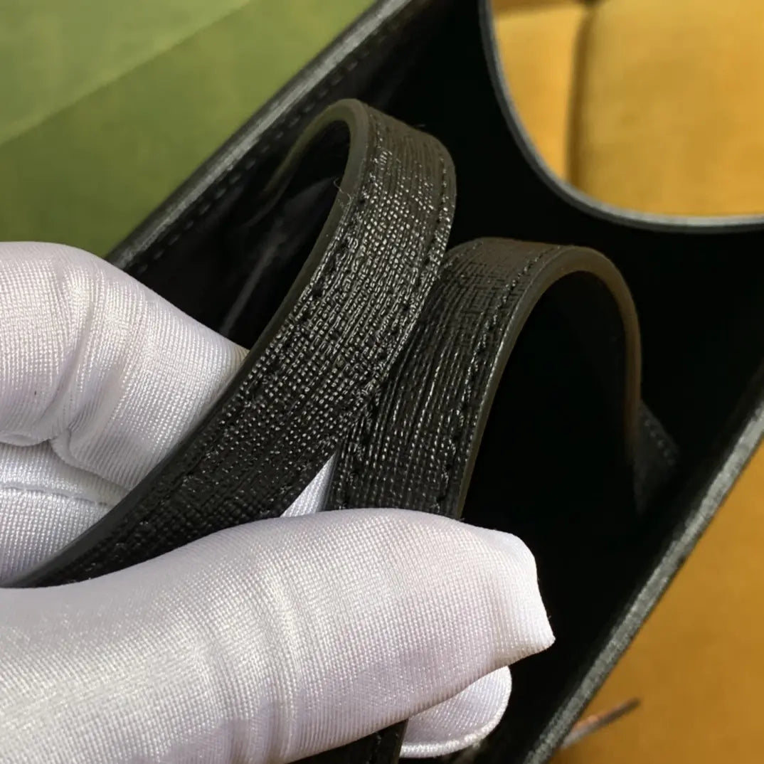 GGマーモント マトラッセ レザー スーパーミニバッグ