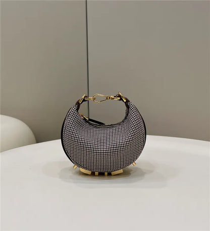 フェンディ クレセント アンダーアームバッグ