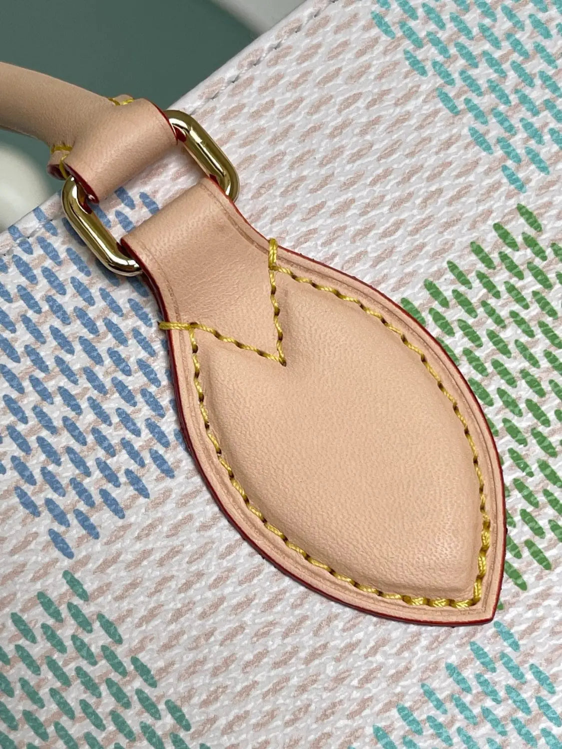 ルイ・ヴィトン N40518 オンザゴー MM