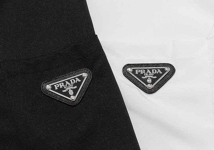 【Prada旗艦店】プラダ長袖シャツ、ご好評に付き再入荷！！