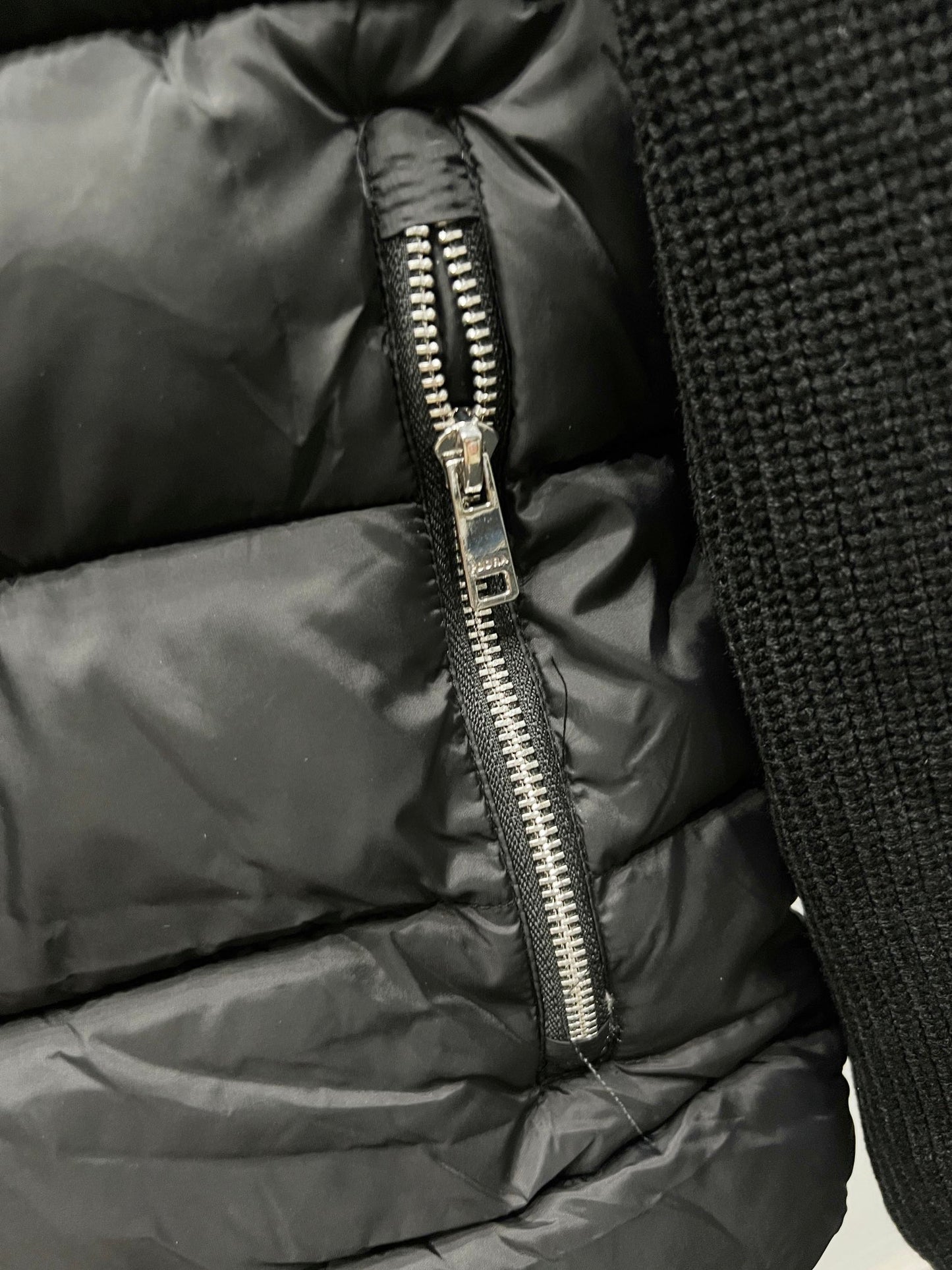 【PRADA旗艦店】ダウンジャケット、ご好評に付き再入荷！