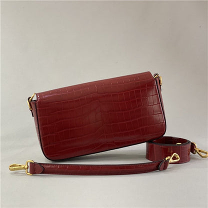 フェンディの象徴的なバゲットバッグ