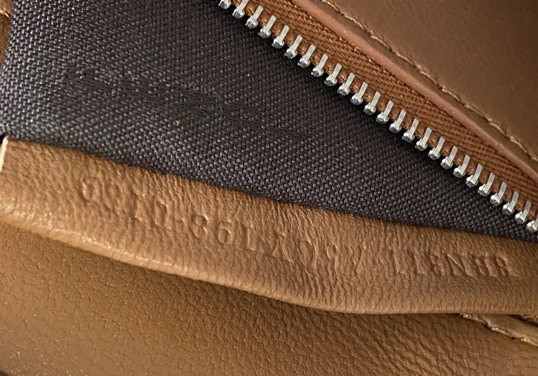 フェンディ オロック ジッパー