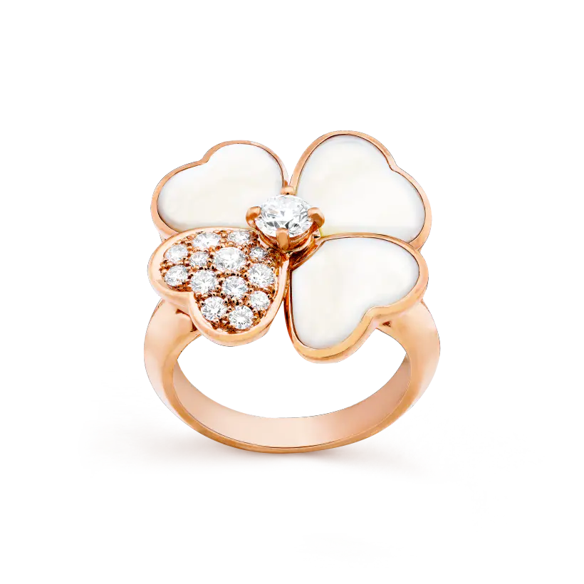 ヴァン クリーフ＆アーペルの新作コスモス リング、ミディアム スタイル