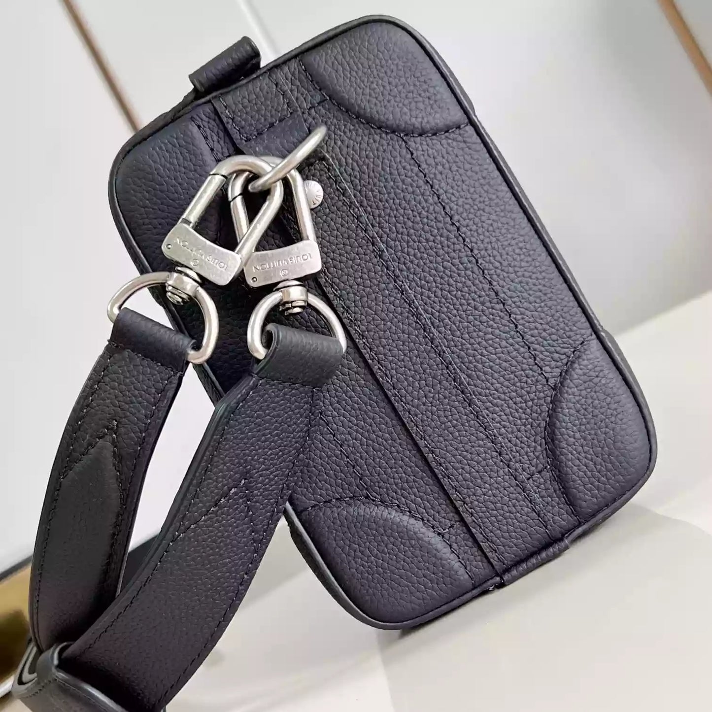 ソウルトランク イーストウエスト ブラック LV コロラドカーフスキン M11615 – LW431