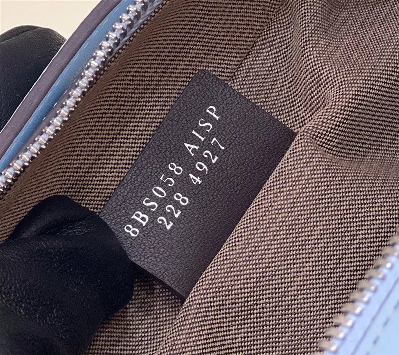 フェンディ ロゴ スエード カメラバッグ