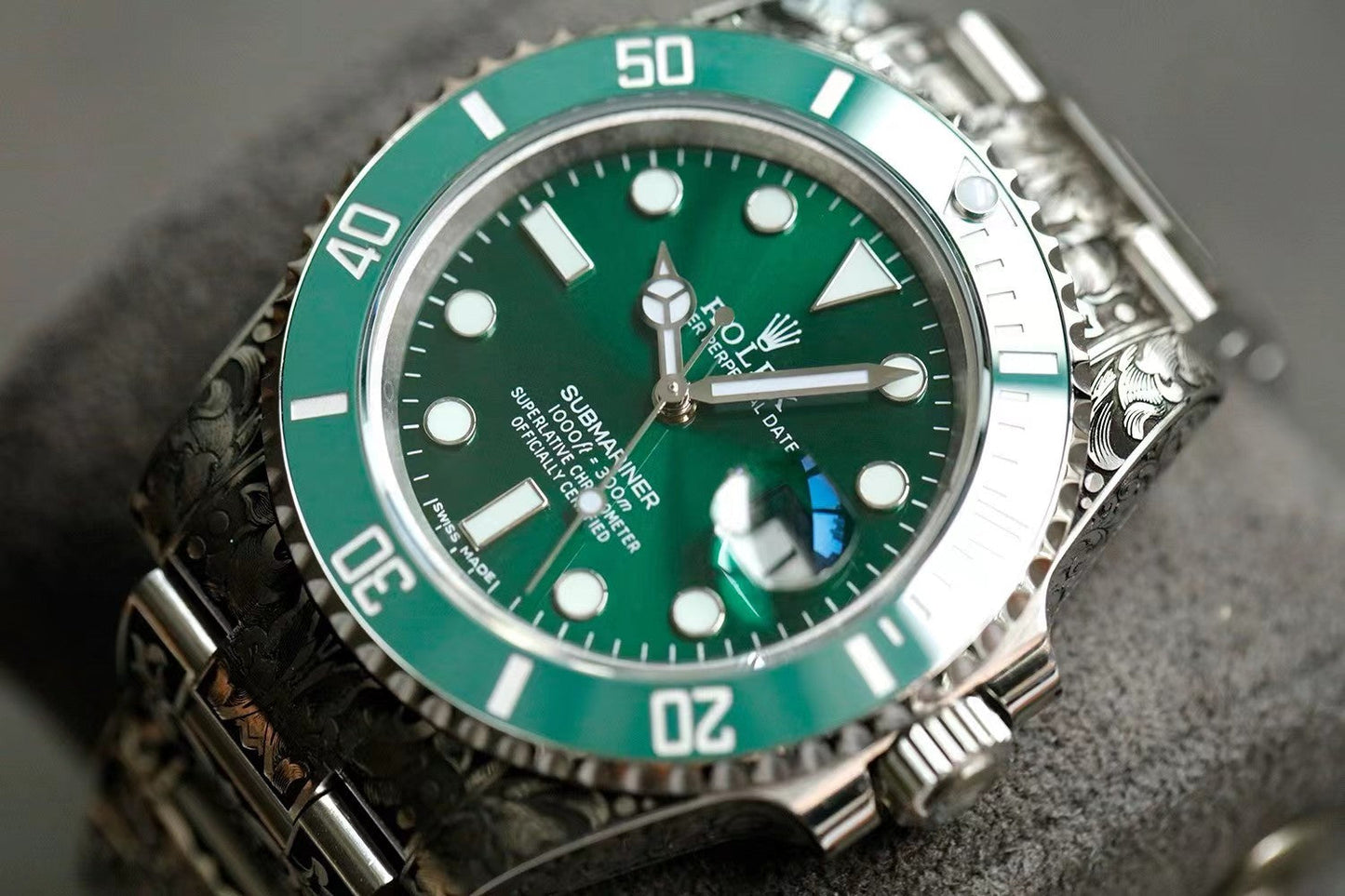 ロレックス サブマリーナーデイト 彫金 116610LV 数が少ない