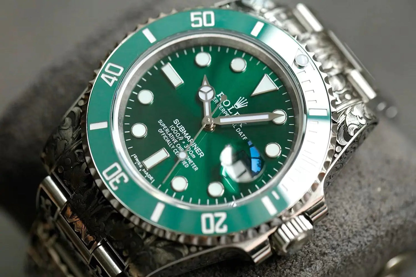 ロレックス サブマリーナーデイト 彫金 116610LV 数が少ない