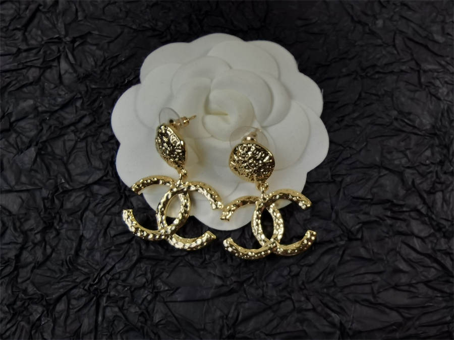 シャネルのイレギュラーダブルCイヤリング