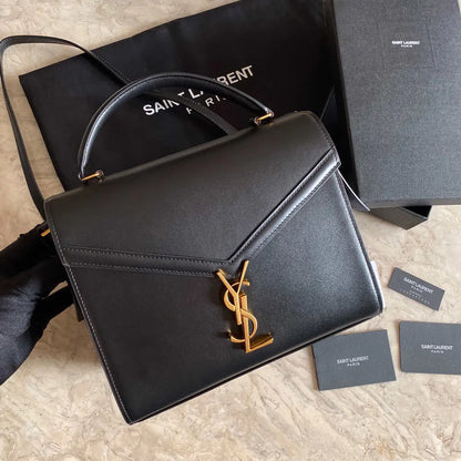 カサンドラ モノグラム クラスプバッグ マットパイソン