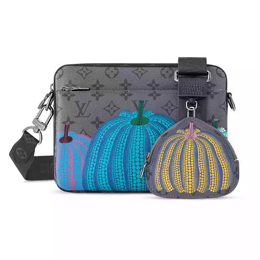 X YAYOI KUSAMA トリオ メッセンジャー モノグラム パンプキンプリント M46435 – LW269