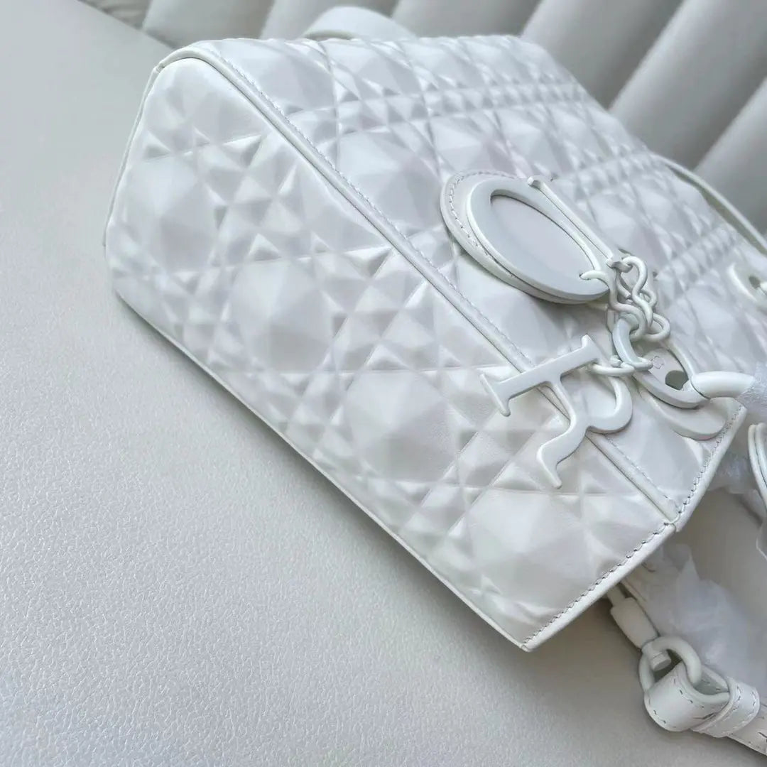 クリスチャン・ディオール ミディアム レディ ディオール バッグ