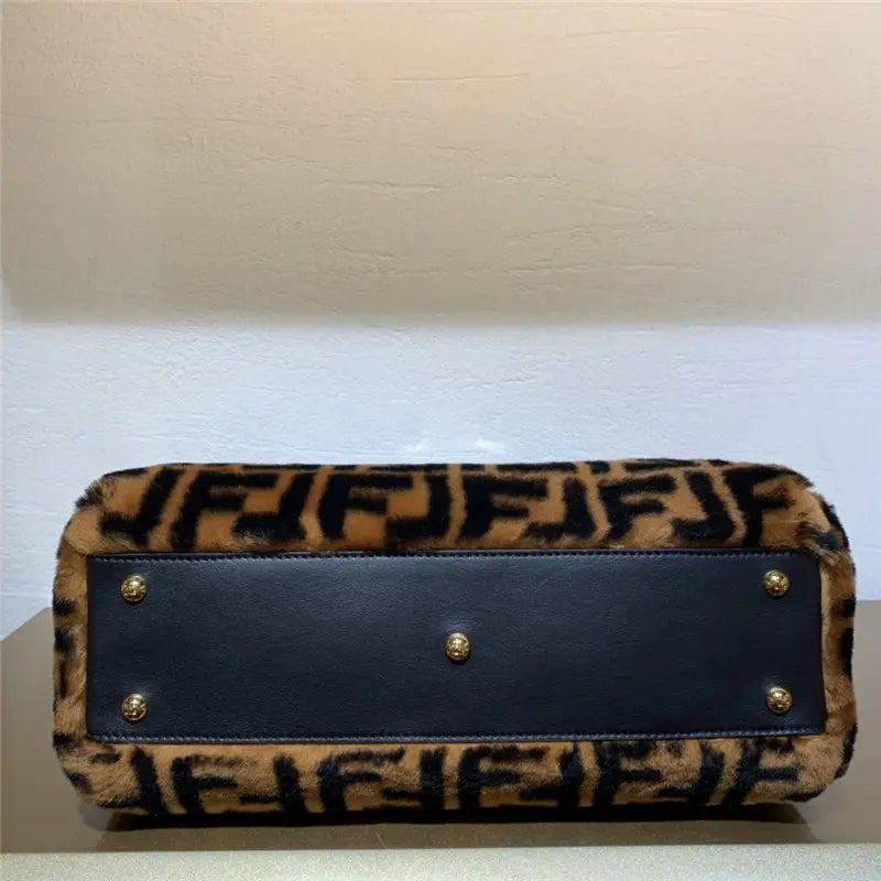 フェンディ ピーカブー FF ファーバッグ